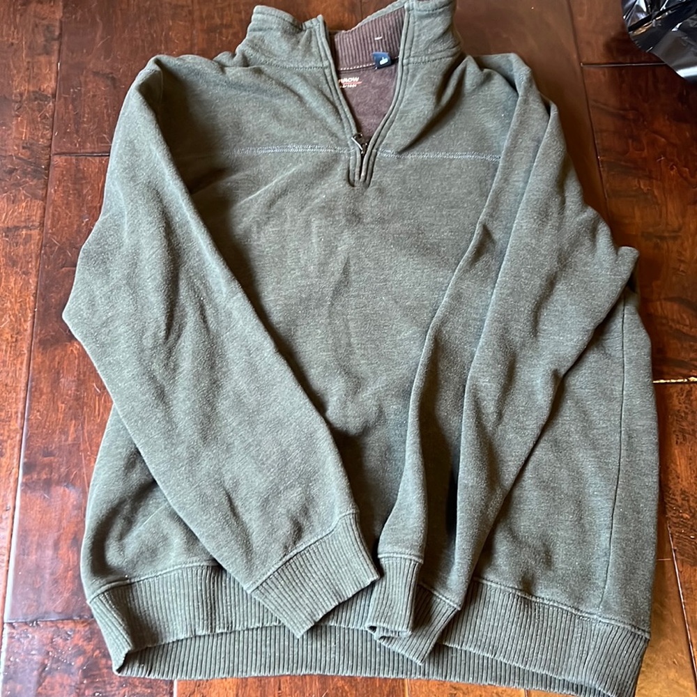 Super cute and vintage green quarter zip!